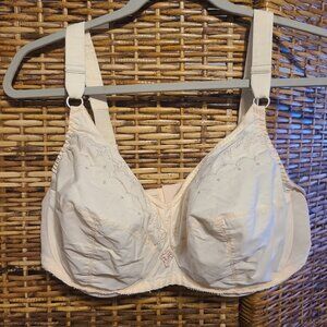 VTG Cream Cotton Bullet Style Bra 1950s/1960s 38DD Underwire Bali Embroidered